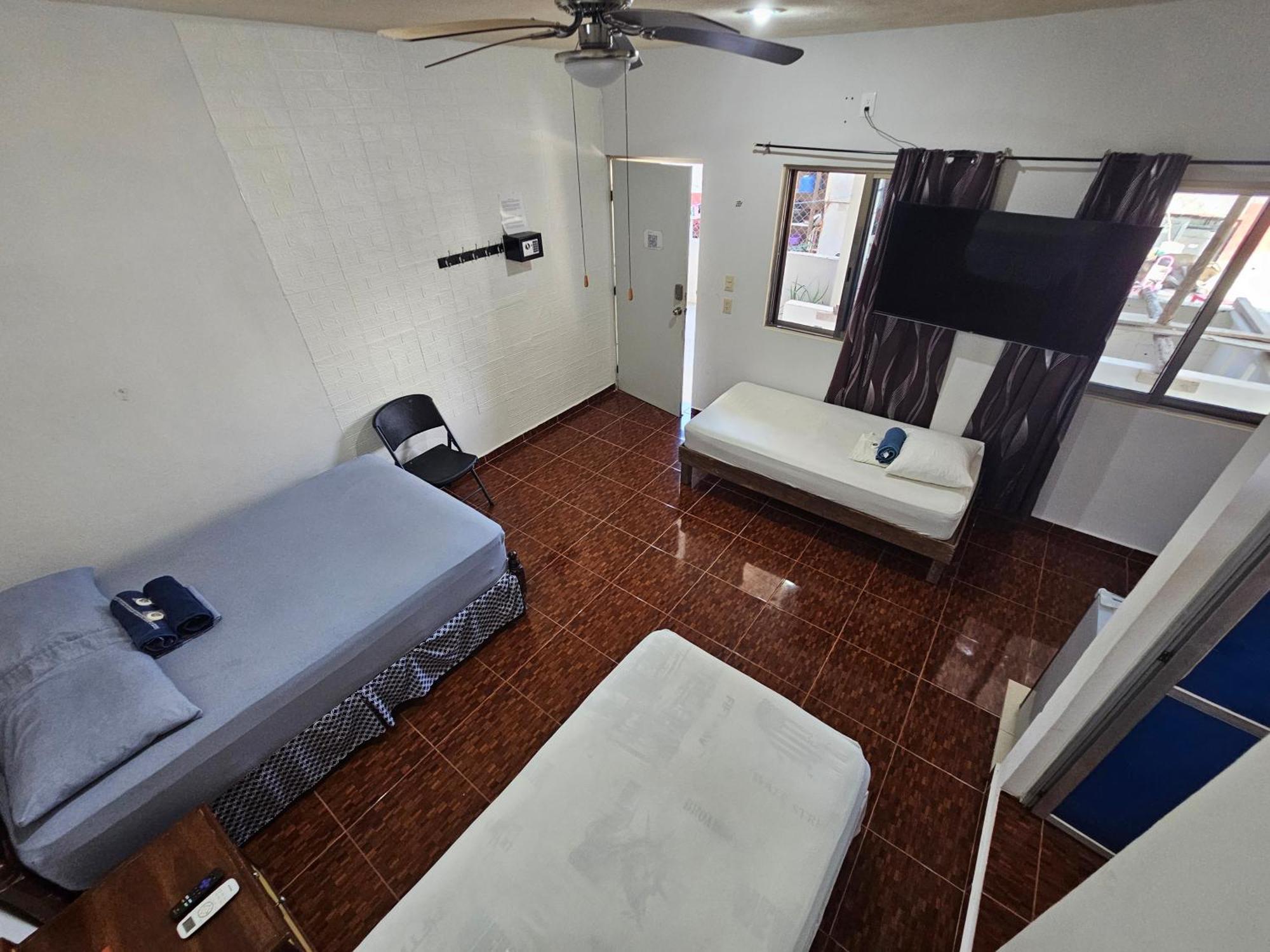 El Padrino Hostel Akumal Exterior photo